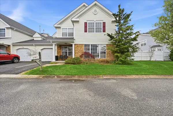 10 Casey Lane, Middle Island, NY 11953