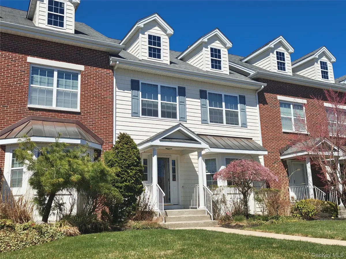 161 Brattle Circle, Melville, NY 11746 - #1