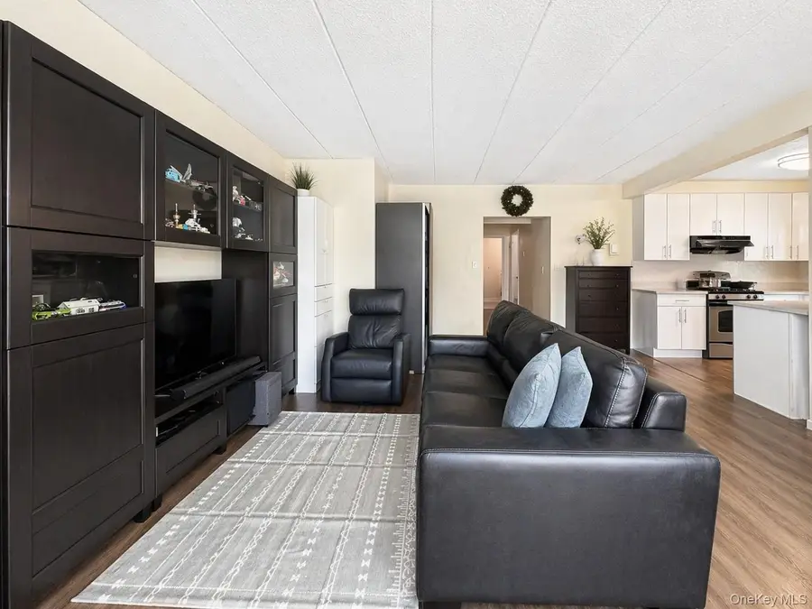 14726 Roosevelt Avenue #2C, Flushing, NY 11354 - #3