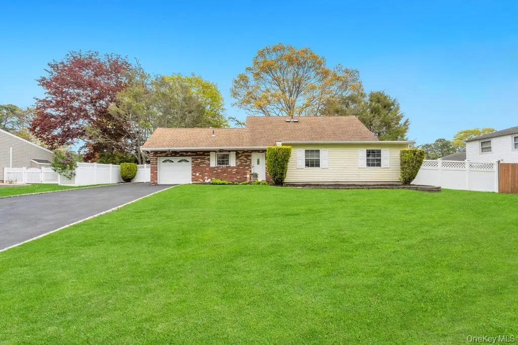 61 Pitchpine Place, Medford, NY 11763 - #1
