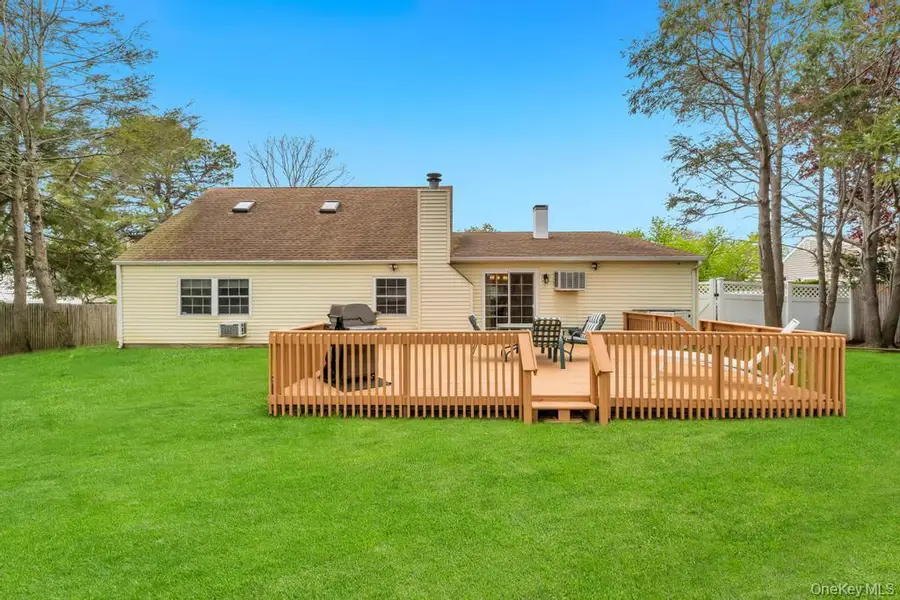 61 Pitchpine Place, Medford, NY 11763 - #3