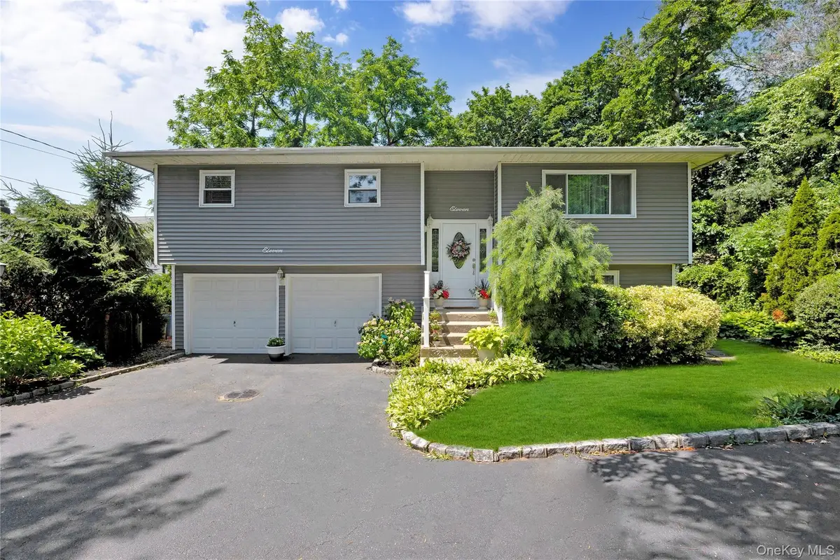 11 Margaret Lane, Huntington, NY 11743 - #1