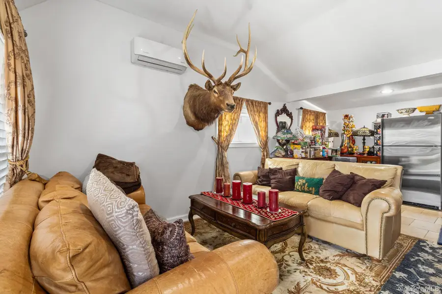 26 Picture Lane, Hicksville, NY 11801 - #3