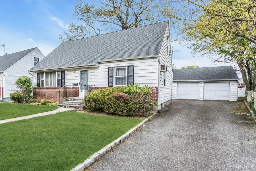 46 Rhodes Drive, New Hyde Park, NY 11040 - #2