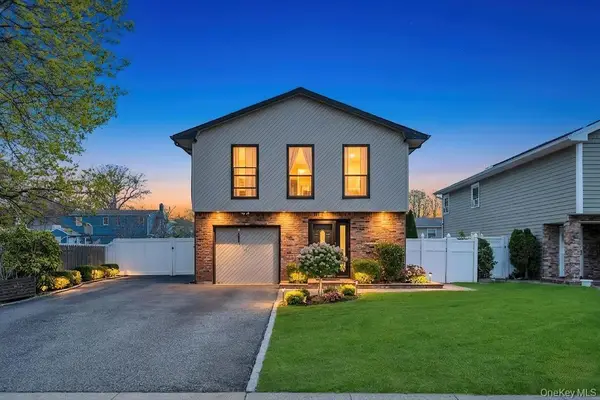 41 Oakley Avenue, Massapequa, NY 11758