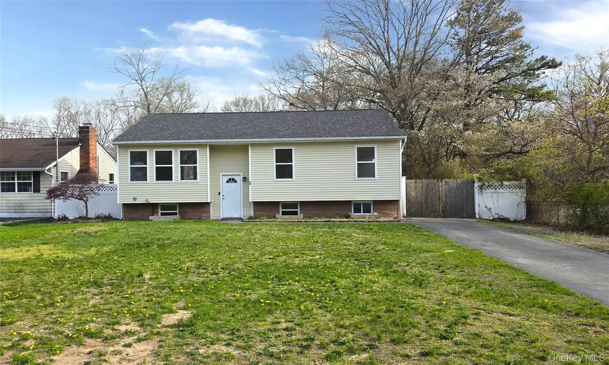 6A Murray Lane, Coram, NY 11727 - #1