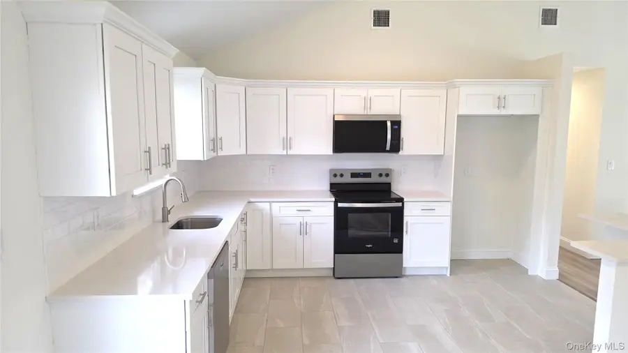 6A Murray Lane, Coram, NY 11727 - #2