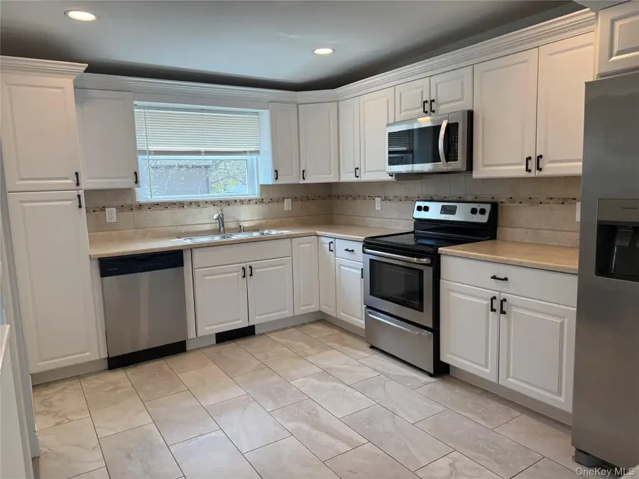 226 Woodycrest Drive, Holtsville, NY 11742 - #2