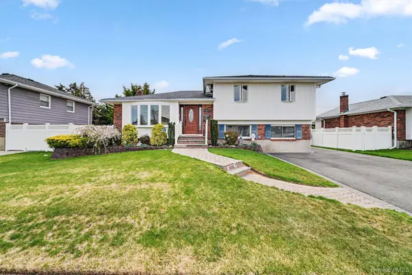 126 Washington Street, Farmingdale, NY 11735