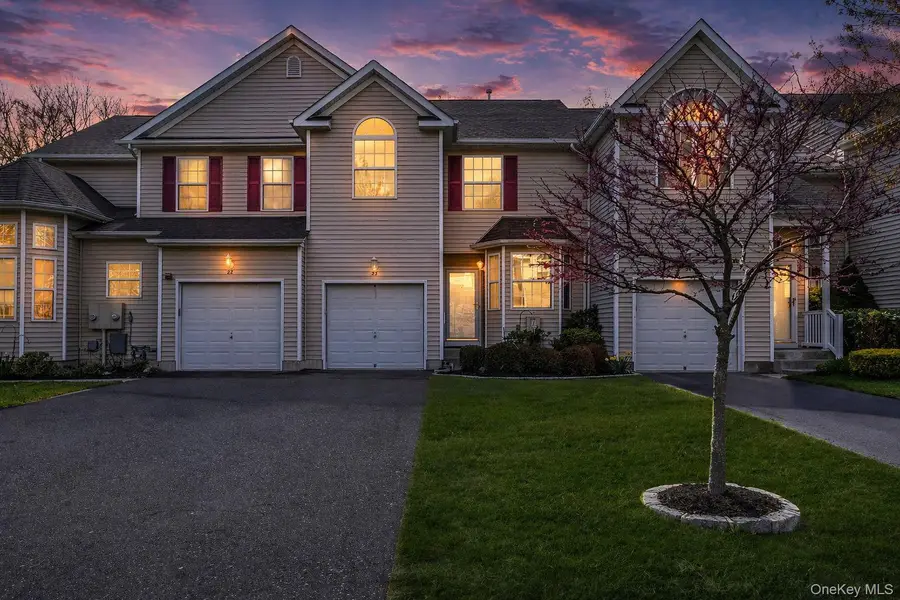 23 Cranberry Circle, Medford, NY 11763 - #2