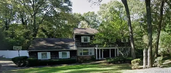 34 Hemingway Drive, Dix Hills, NY 11746