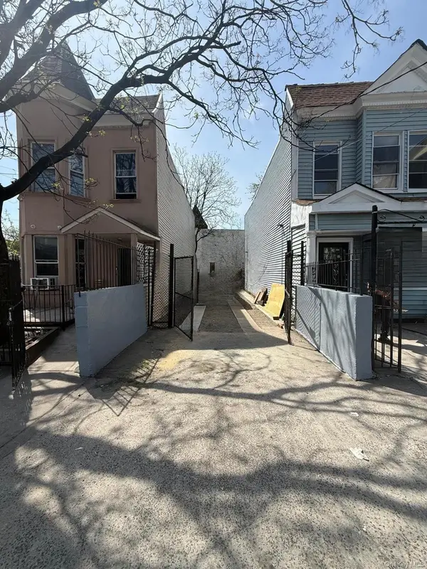 416 E 182nd Street, Bronx, NY 10457