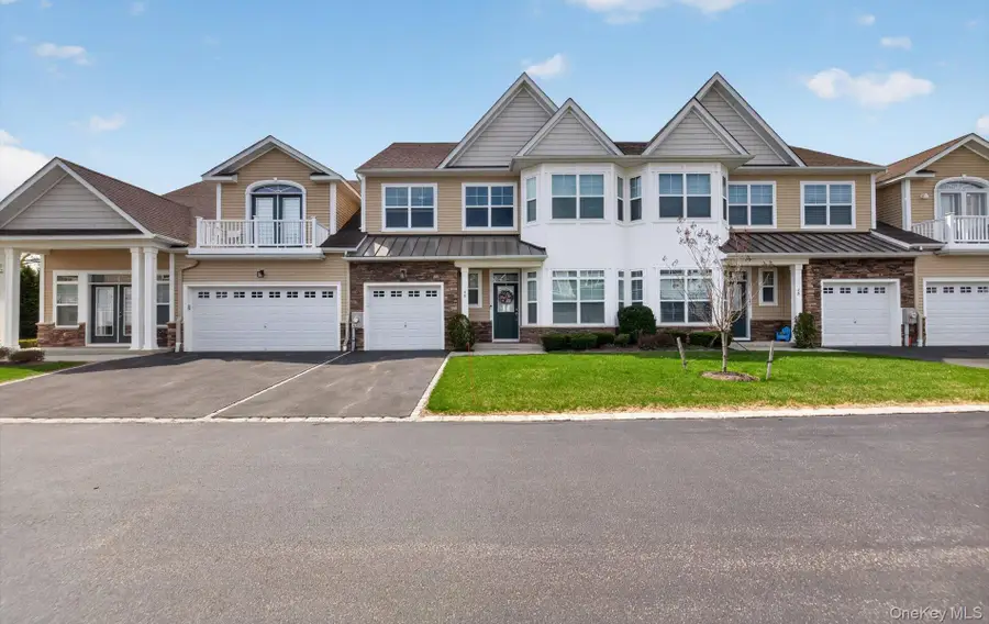 48 Bellflower Path, Smithtown, NY 11787 - #2