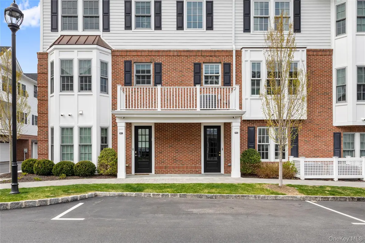 902 Mill Creek N, Roslyn, NY 11576 - #1