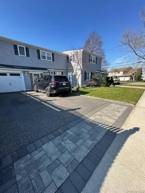 2 Sutton Place, Massapequa, NY 11758 - #2