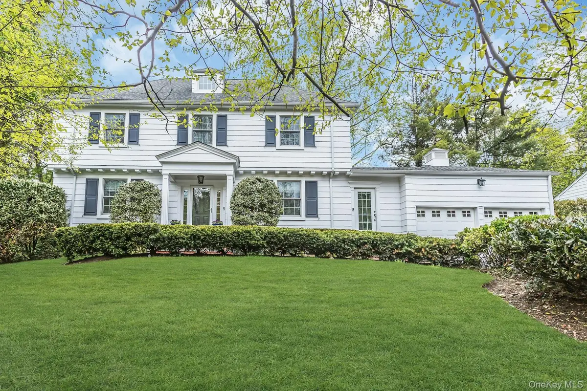 21 The Birches, Roslyn Estates, NY 11576 - #1