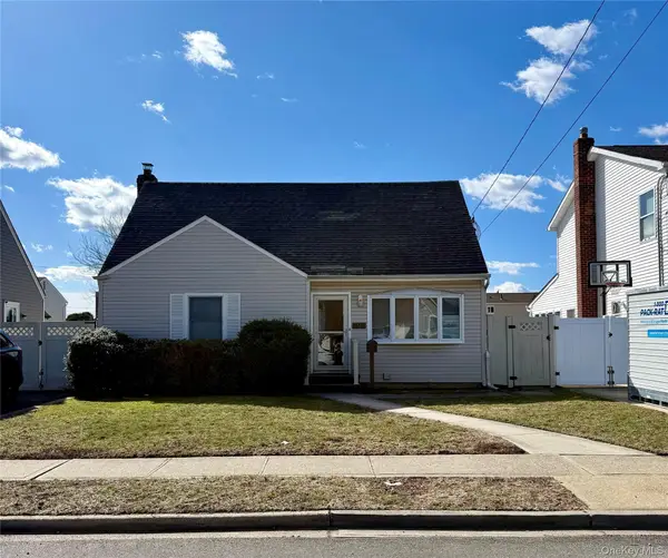 51 Audrey Avenue, Plainview, NY 11803