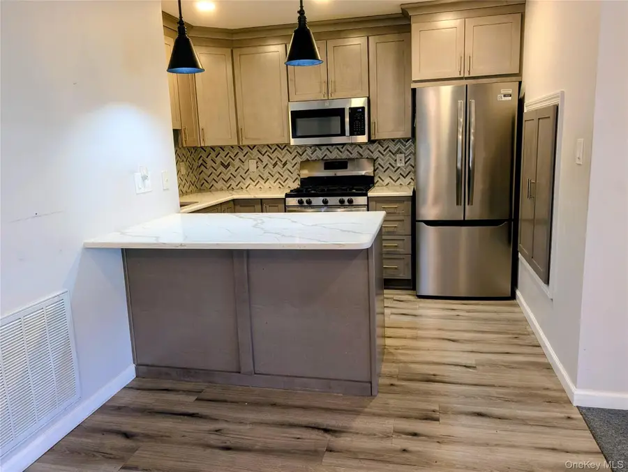 39 Morley Circle, Melville, NY 11747 - #3