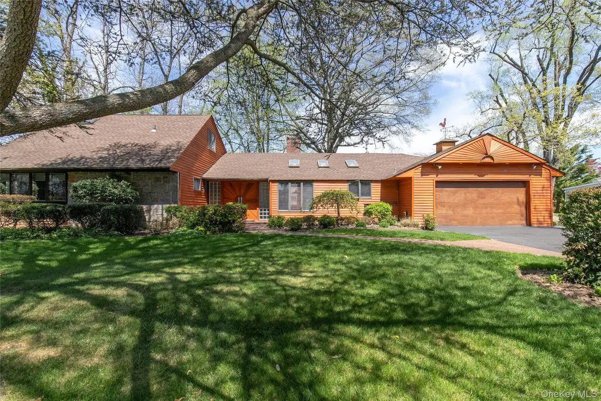 20 Old Farm Road, Great Neck, NY 11020 - #1