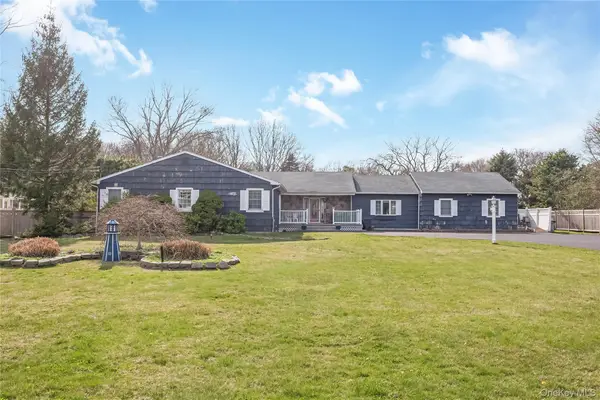 590 Lincoln Avenue, Sayville, NY 11782