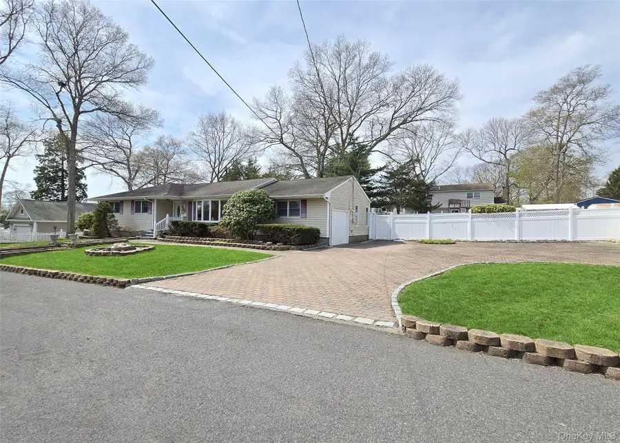 240 N 3rd Street, Ronkonkoma, NY 11779 - #2