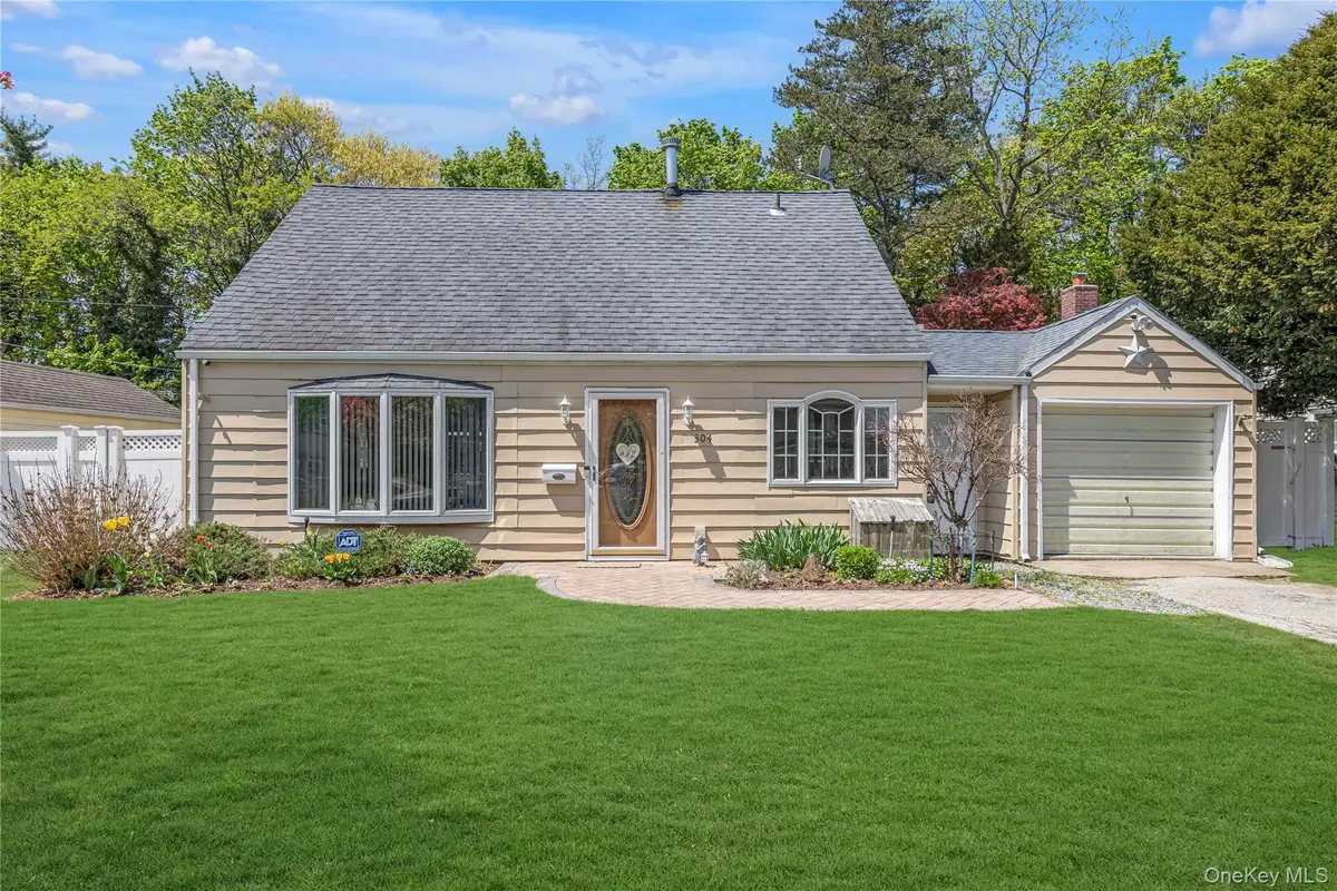 304 Jamaica Boulevard, Carle Place, NY 11514 - #1