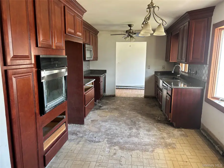 8 Mahogany Road, Rocky Point, NY 11778 - #2