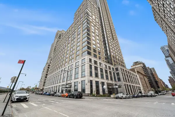 220 Riverside Boulevard #3G, New York (Manhattan), NY 10069