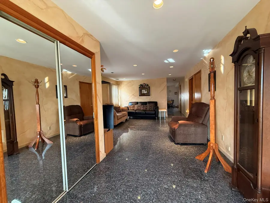 208 Doris Avenue, Franklin Square, NY 11010 - #3