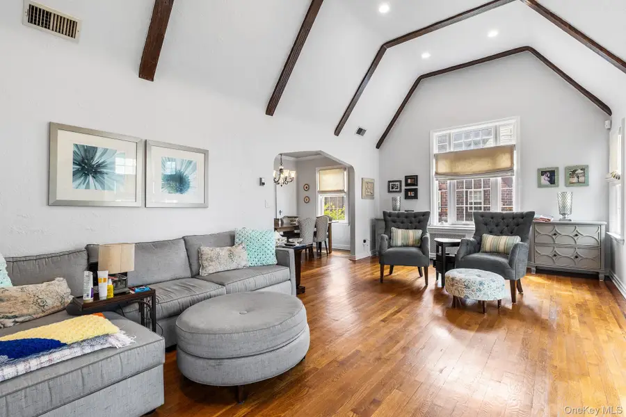 524 Concord Avenue, Williston Park, NY 11596 - #3