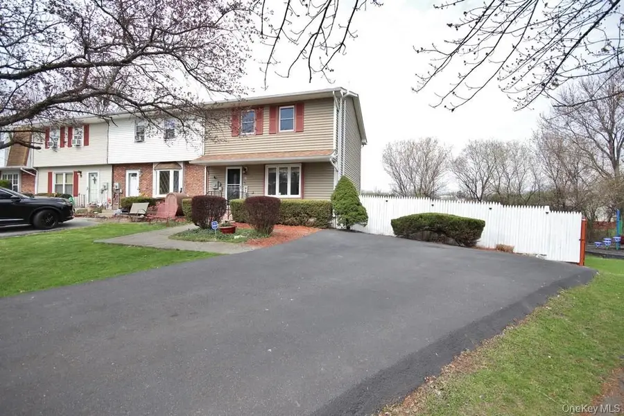 35 Black Stallion Court, Middletown, NY 10940 - #2