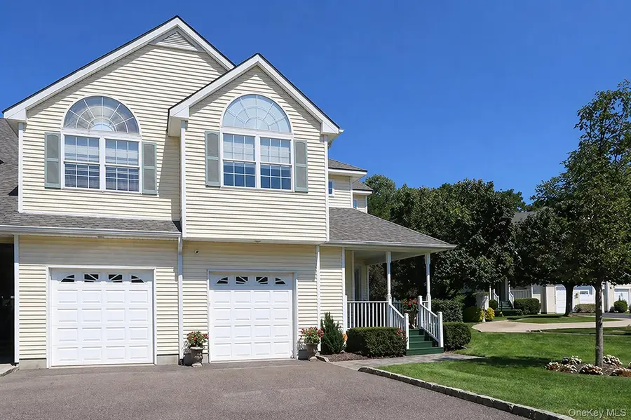 4 Spring Court, Huntington, NY 11743 - #3