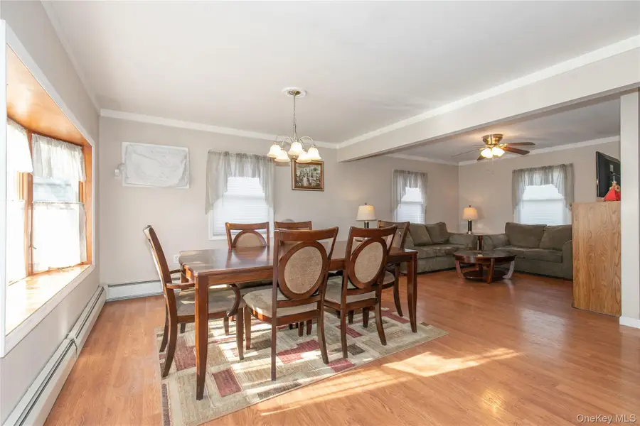 5 Crabtree Lane, Levittown, NY 11756 - #3