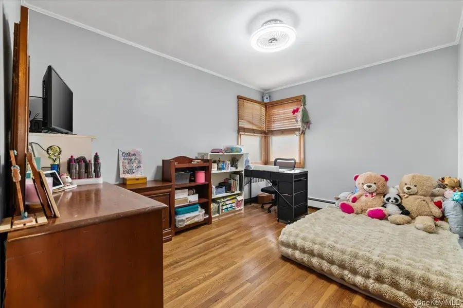 719 Catskill Avenue, Lindenhurst, NY 11757 - #3