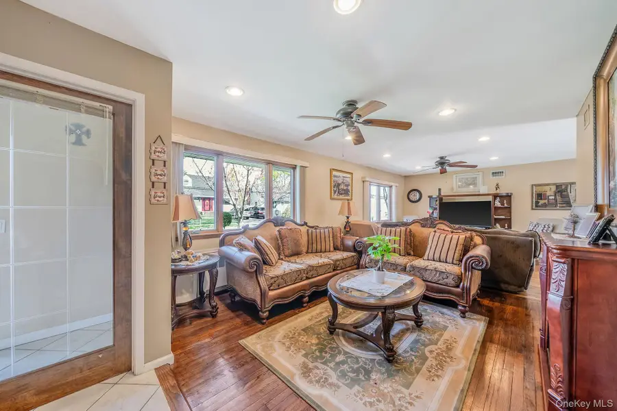 14 Chichester Road, Huntington Station, NY 11746 - #3