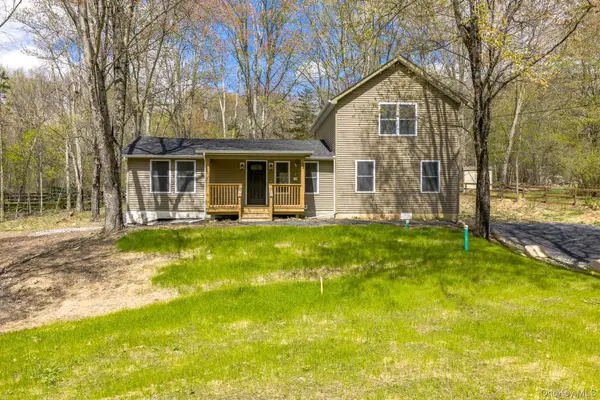 24 Farmingdale Lane, Bloomingburg, NY 12721