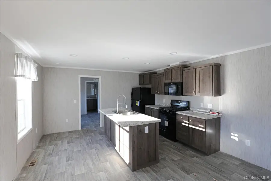 414 Joslen Boulevard #1, Hudson, NY 12534 - #2