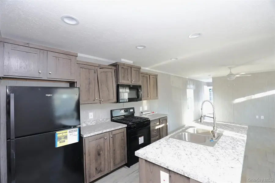 414 Joslen Boulevard #1, Hudson, NY 12534 - #3