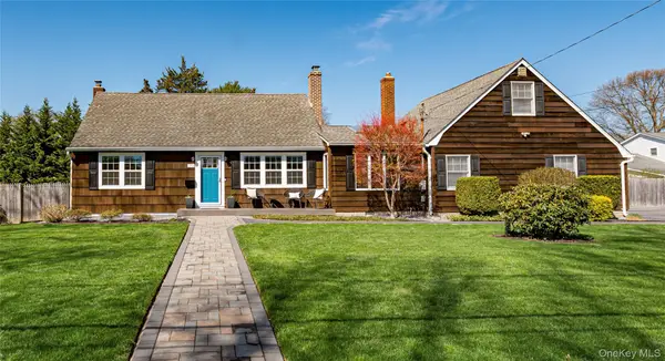 256 4th Avenue, Saint James, NY 11780