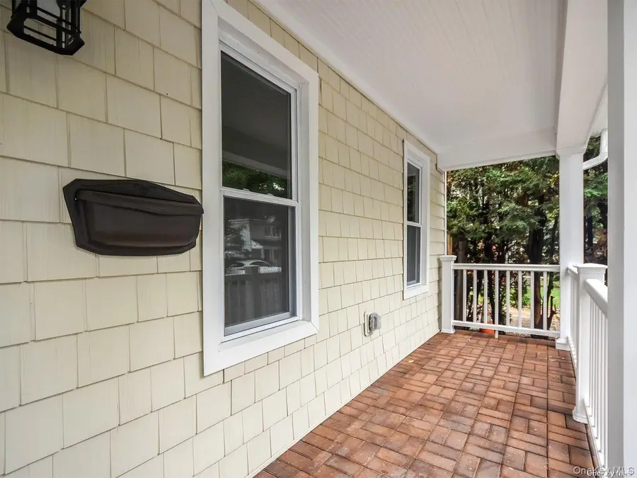 4 S 8th Street, New Hyde Park, NY 11040 - #3