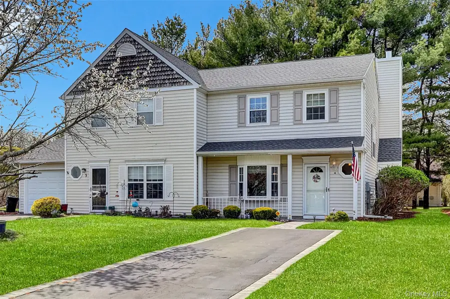 4 Dove Path, Coram, NY 11727 - #2