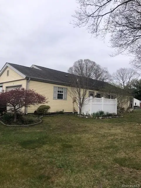 8 Coventry Court, Ridge, NY 11961 - #2