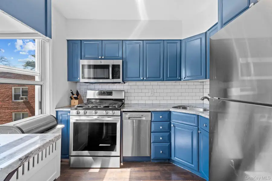 23 Edwards Street #2A, Roslyn Heights, NY 11577 - #3