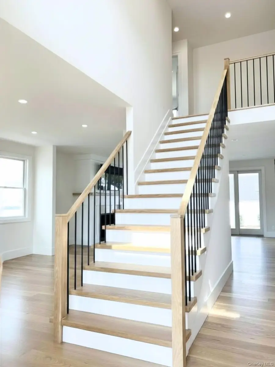 5 Baker Lane, Levittown, NY 11756 - #2