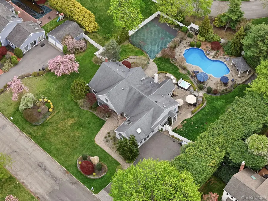 9 Sage Brush Court, East Setauket, NY 11733 - #2