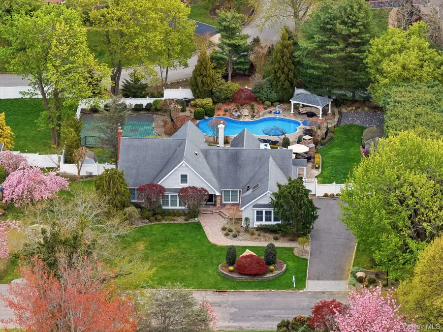 9 Sage Brush Court, East Setauket, NY 11733 - #3