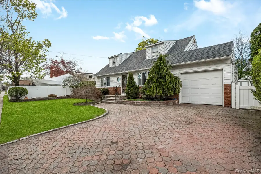 43 W Oak Street, Farmingdale, NY 11735 - #3