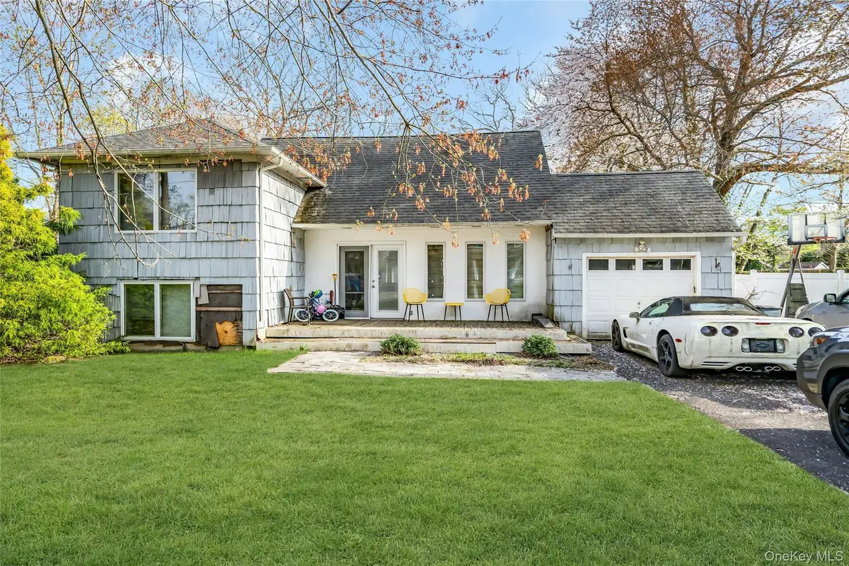 4 Clearbrook Drive, Smithtown, NY 11787 - #1