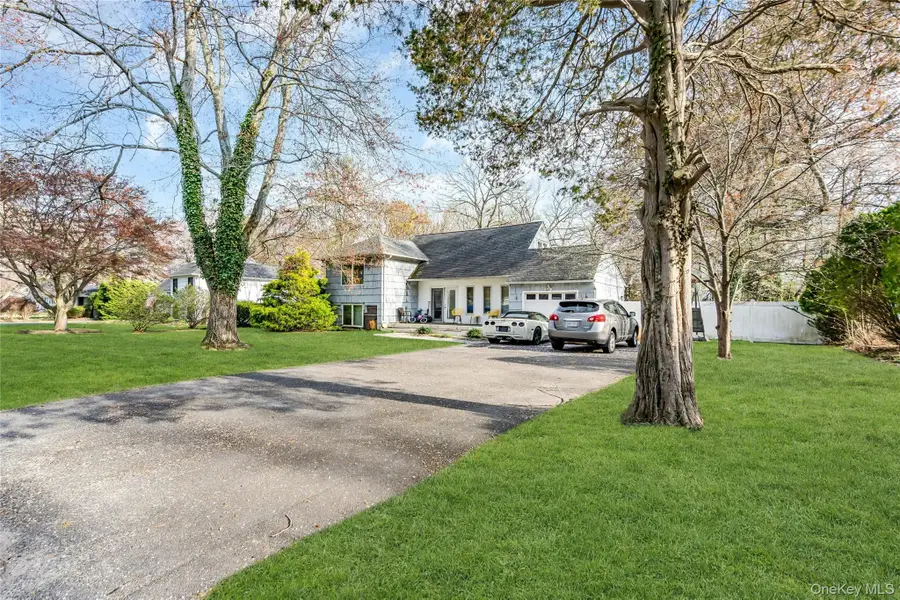 4 Clearbrook Drive, Smithtown, NY 11787 - #2