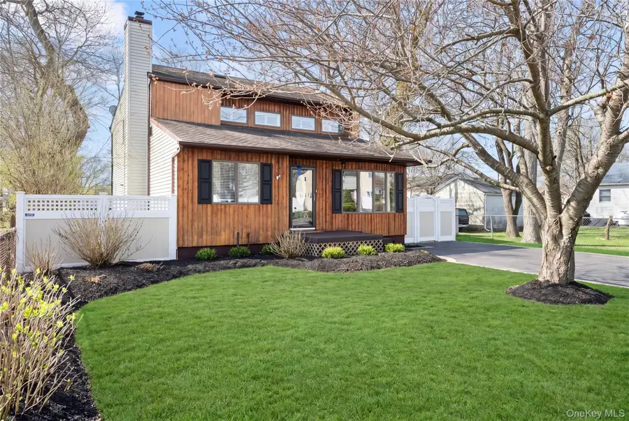 38 Aster Avenue, Holtsville, NY 11742 - #2